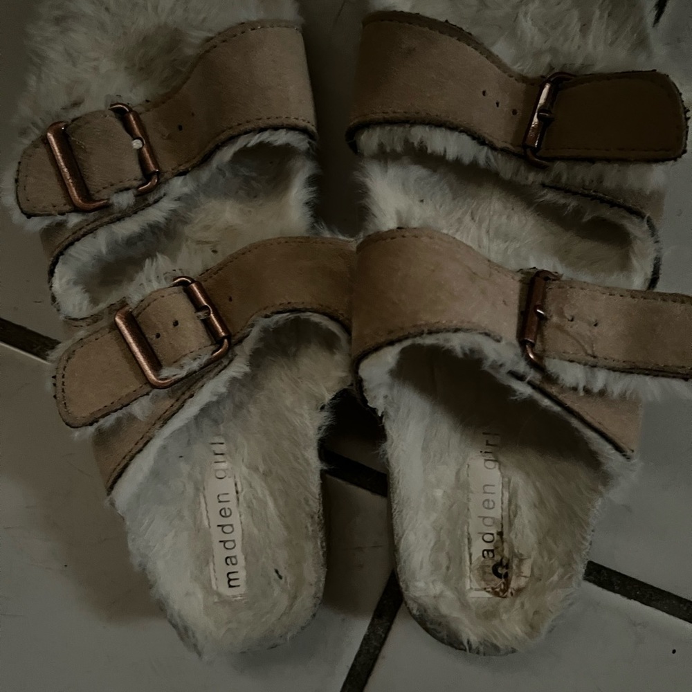 Steve Madden Girl slippers